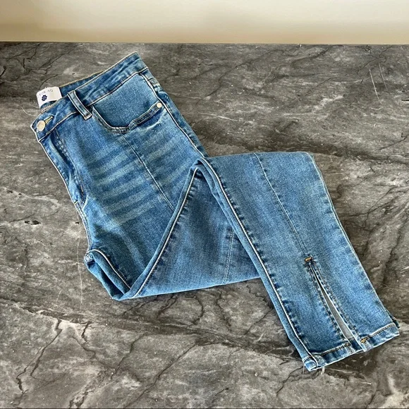 Split Design Jeans 👖 - Picture 1 of 8